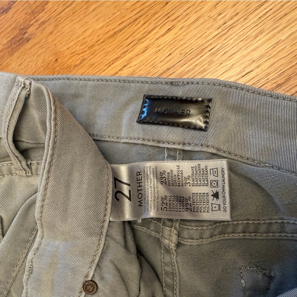 MOTHER The Looker Ankle Fray Jeans soft!  52% lyocell. Stock photo for style - Picture 3 of 5